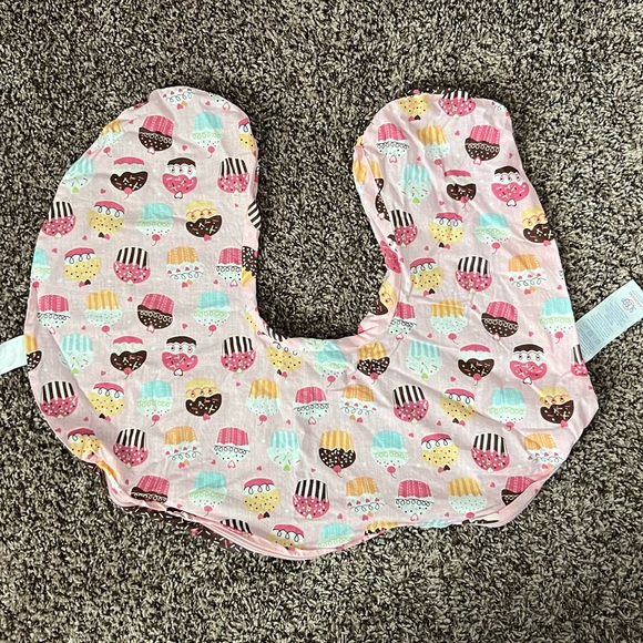 Two gorgeous Boppy pillow covers…🧁 - Picture 8 of 8